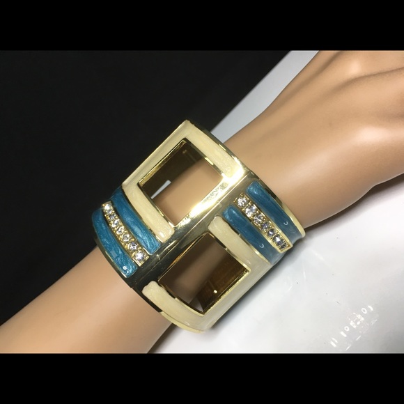 Jewelry - Picture 2 of 5